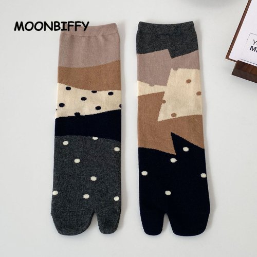 Zdjęcie Kolorowe Japońskie Skarpetki z Rozszczepionymi Palcami