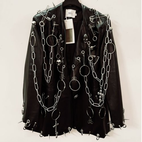 Bild von Vintage Lederjacke mit Schädel-Design – Y2K Gothic Style