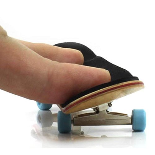 Imagen de Patinete de Dedo de Madera con Ruedas y Rodamientos de Diapasón de Arce – Juguete Profesional para Teclados, Regalo Original y Divertido para Adultos y Niños