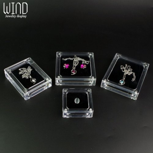 Afbeelding van Creatieve Transparante Acryl Sieraden Displaybox met Kettinghanger – Elegante Presentatie- en Opbergdoos voor Sieraden als Geschenk of Trinket Box