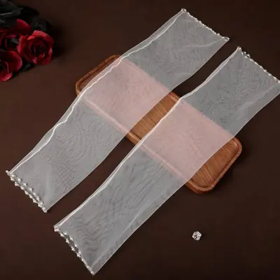 Image de Gants de Mariée en Tulle Doux avec Bord Perlé