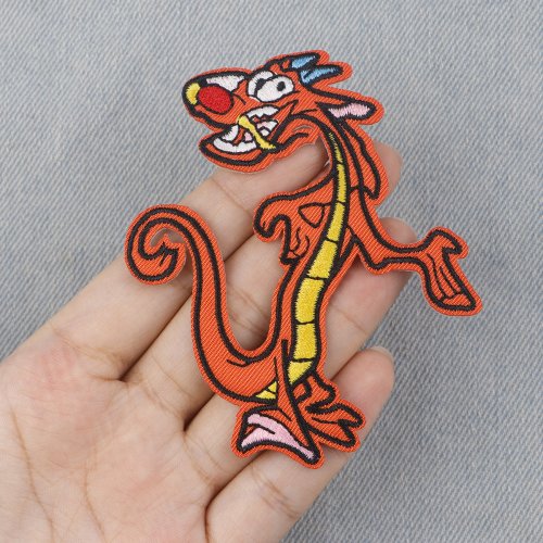 Bild von Lustige Mushu-Drache aus dem Film – Bestickte Cartoon-Patches für Kleidung, Selbstklebende Orange Drachen-Applikationen als Abzeichen und Aufkleber