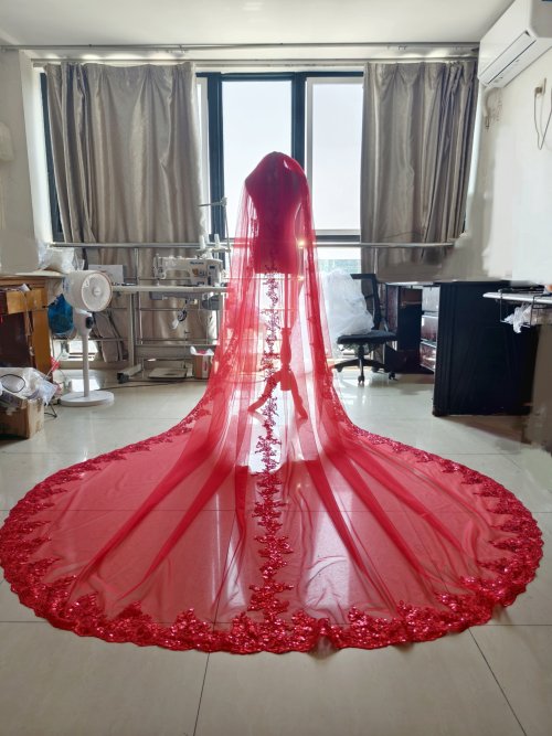 Bild von Neue Ankunft 3 Meter Kathedrale Hochzeit Schleier Lange Spitze Rand Braut roten Schleier Hochzeit Zubehör Braut Veu Hochzeit mit Kamm 1T