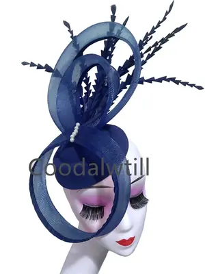 Image de Fascinateur Vintage Élégant pour Femmes - Chapeau de Cocktail & Mariage