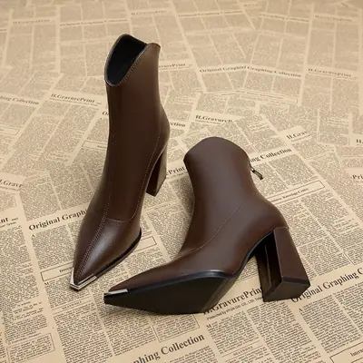 Image de Bottines Femme à Talon Carré - Élégantes & Chaudes