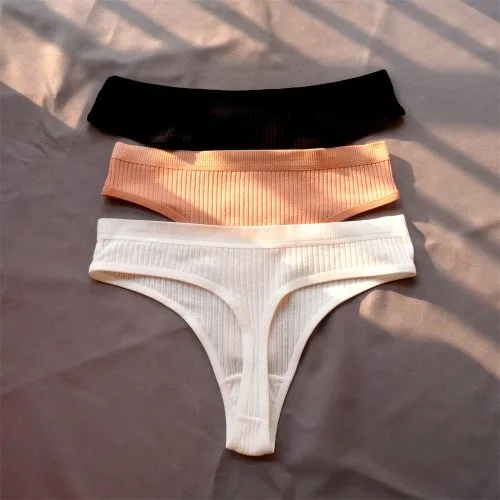 Schwarz dunkelrosa weiß