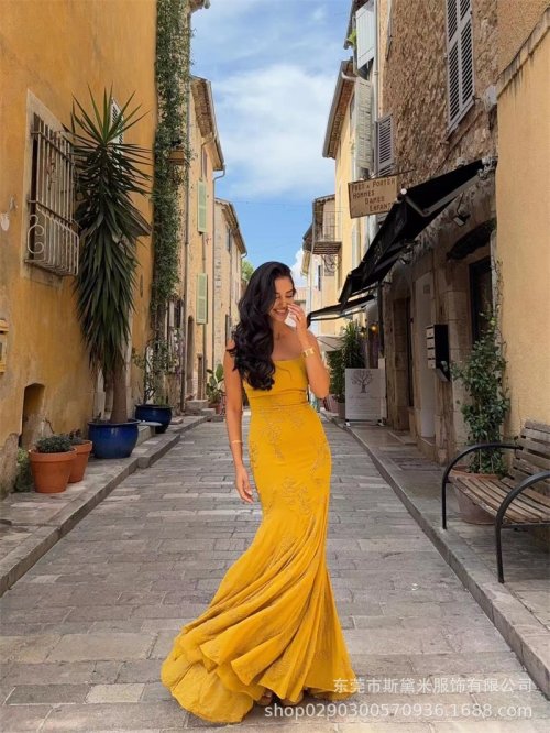 Image of Elegant Beaded Yellow Sleeveless Long Prom Dress with Lace-Up Back for Women – Formal Evening Gown Perfect for Parties, Birthdays, and Red Carpet Events
