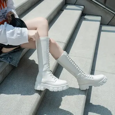 Image de Bottes Hiver Femme à Lacets - Confort & Style