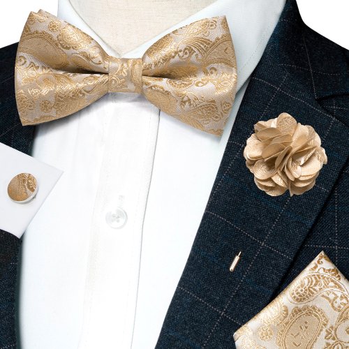 Imagen de Pajarita de Seda Champán con Gemelos y Pañuelo - Elegancia Masculina