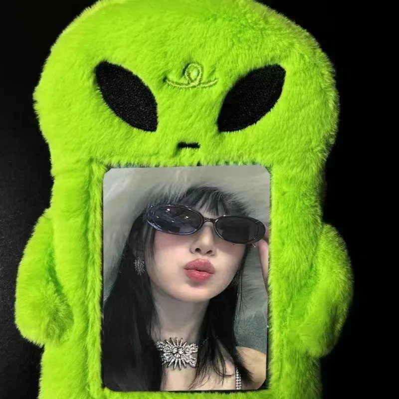 Immagine di Porta Carte in Peluche Morbido – Stile Carino e Pratico