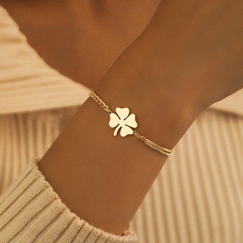Immagine di Bracciale in Acciaio Inossidabile con Ciondolo Trifoglio Fortunato - Gioiello Hip Hop per Donne, Non Sbiadisce, Stile Casual di Alta Qualità