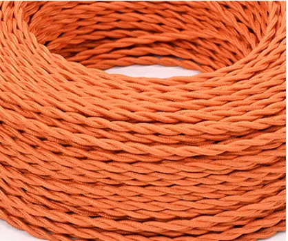 Image de Câble Vintage Torsadé - Élégance Rétro pour Votre Déco