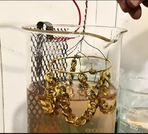 Afbeelding van Natuurlijke Gouden Verzilveringsoplossing 100ml – 24K Goud, Roze Goud, Zwart Goud, Platina & Nikkel voor DIY Sieradenmaken