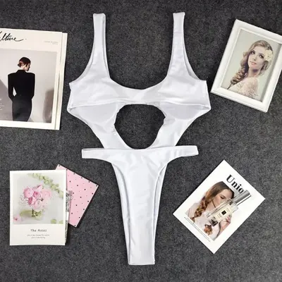 Image de Maillot de Bain Une Pièce Élégant avec Lacets