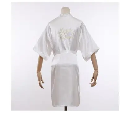 Image de Robe de Mariée Kimono Satin Brodé - Élégance & Séduction