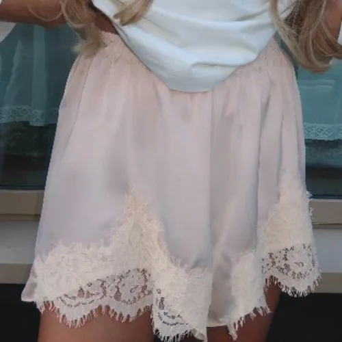 B8