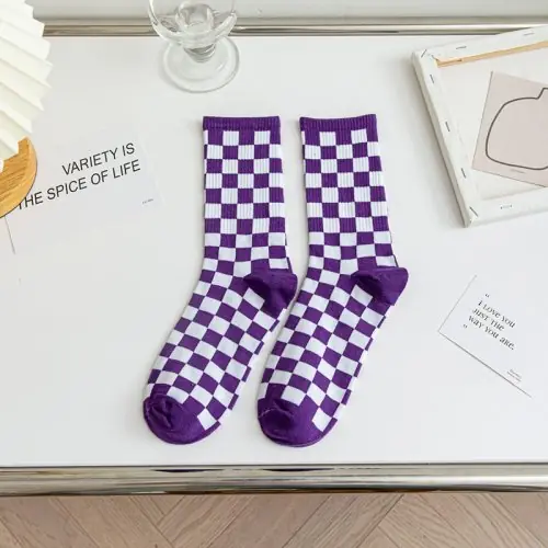 Image de Chaussettes Harajuku à Carreaux Noir & Blanc - Style Urbain