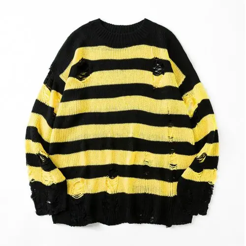 Image de Pull Harajuku Déchiré à Rayures Noires - Style Urbain