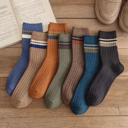 Bild von 7 Paar Gestreifte Herrensocken – Modische Freizeitsocken im Harajuku-Retro-Stil, Hochwertige Lange Socken für Männer