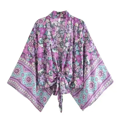 Image de Kimono Boho Floral - Cache-Bikini Élégant & Tendance