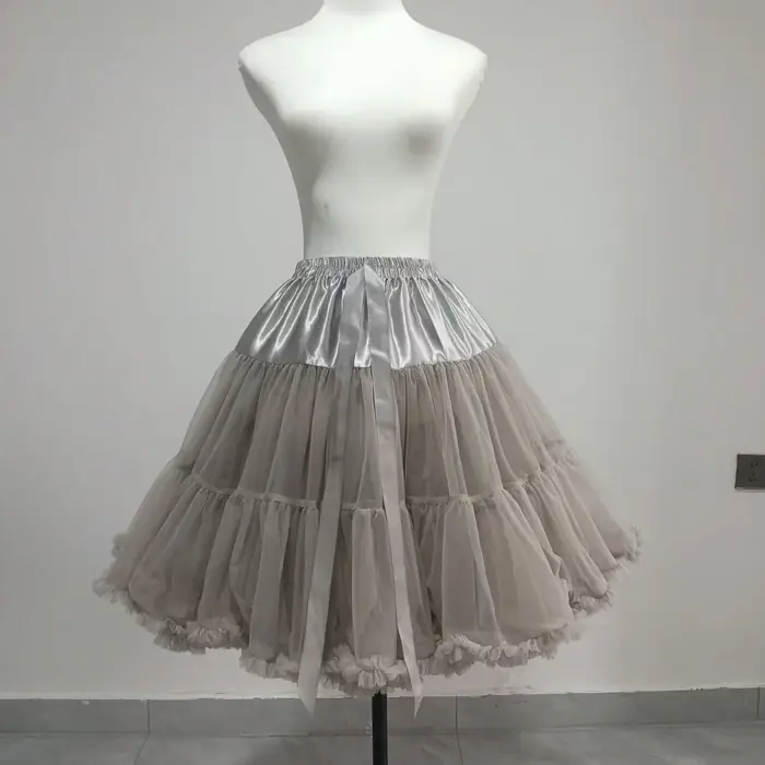 Image de Jupon Tulle Vintage 55cm - Volume Élégant pour Mariée & Cosplay