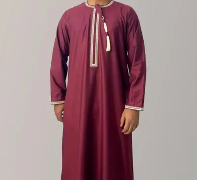 Image de Abaya élégante col rond - Mode musulmane moderne