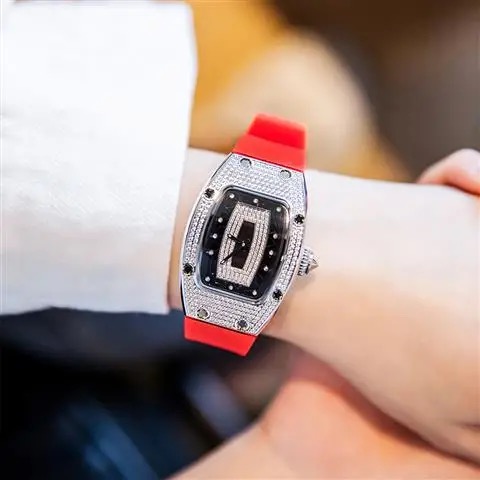 Immagine di Orologi tonneau di lusso di nuova moda per donna Orologio al quarzo gelatina di silicone di cristall...