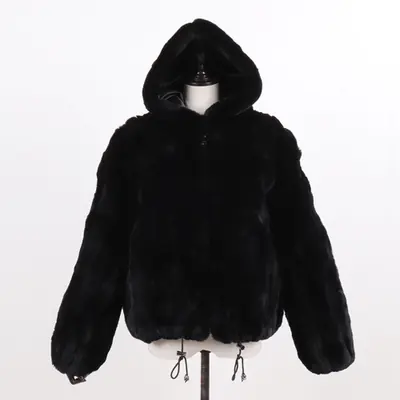 Image de Manteau en Fourrure de Lapin Rex Véritable - Chaud & Élégant