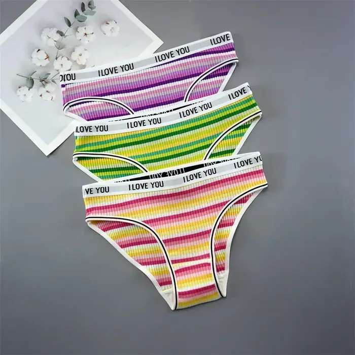 Image de Ensemble Lingerie 3 Pièces Imprimé Lettres - Confort & Style