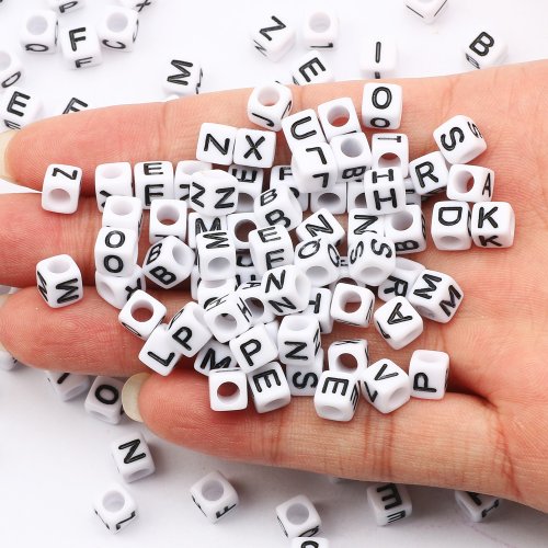 Afbeelding van Acryl Letterkralen - Wit & Zwart voor DIY Sieraden