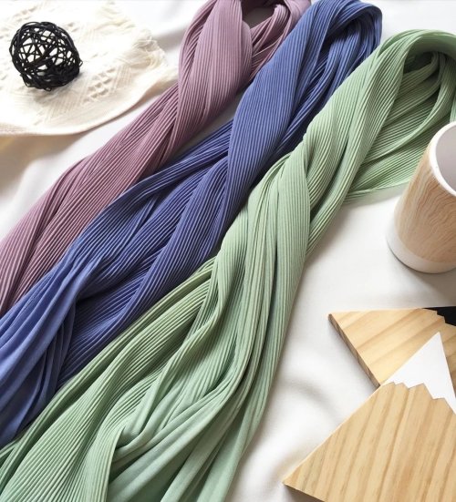 Immagine di Hijab in Chiffon Stropicciato con Cappuccio
