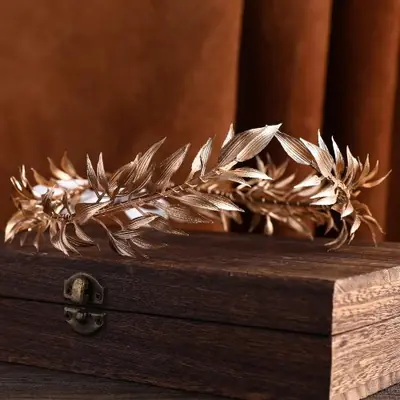 Image de Couronne de Laurier Grecque - Accessoire Royal pour Cosplay & Halloween