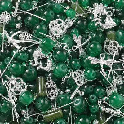 Image de Lot de perles de verre et pendentifs métal - Création de bijoux