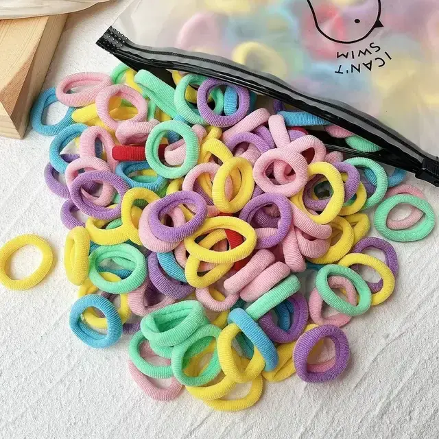 Image de 50-100 Scrunchies Colorés pour Filles - Élastiques Cheveux Doux & Élastiques