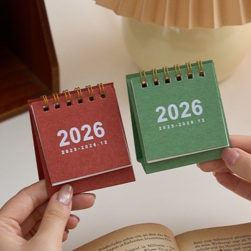 Zdjęcie Mini Kalendarz Biurkowy 2026 – Prosty Styl Angielski