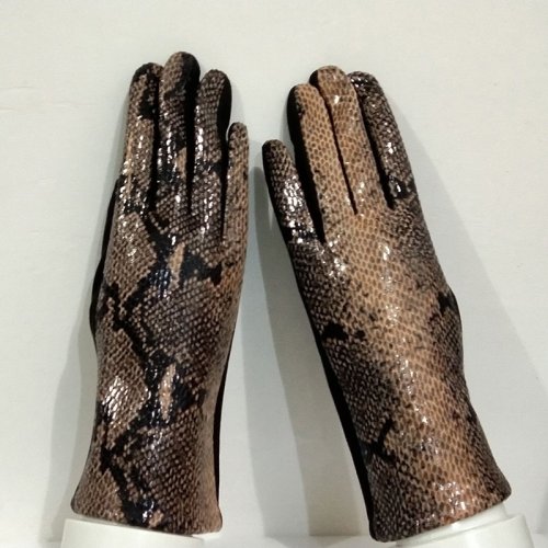 Imagen de Guantes de Invierno con Estampado de Serpiente para Mujer