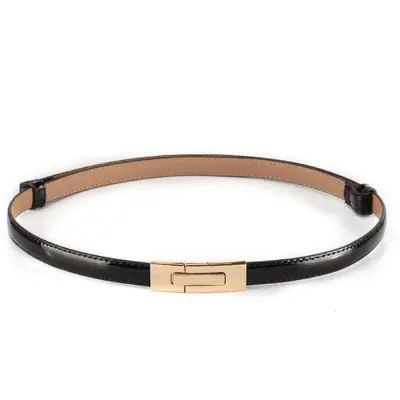 Image de Ceinture Fine en Cuir Noir - Élégance Féminine