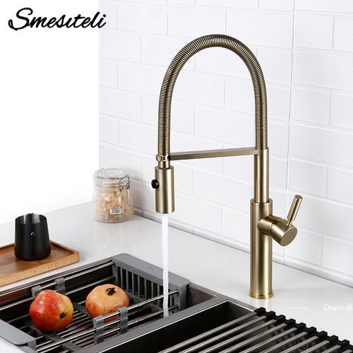 Imagen de Grifo de Cocina de Oro Cepillado con Mezclador Extraíble