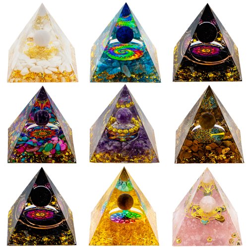 Immagine di Generatore di energia di cristallo naturale Piramide Peridoto Ametista Reiki Guarigione Chakra Piramide in resina Decorazione egiziana Decorazione della stanza 1pz