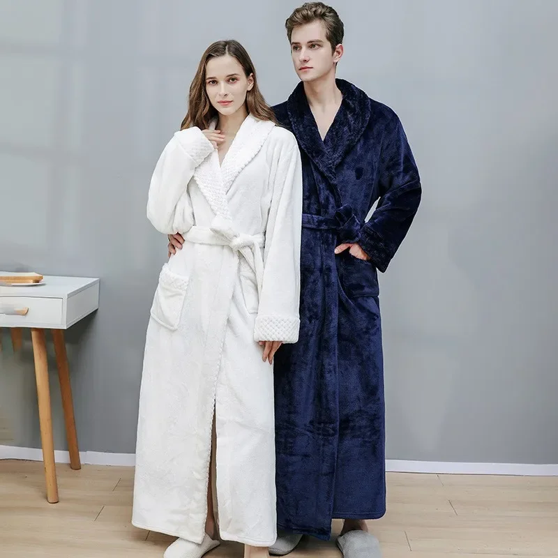 Imagen de Albornoz de baño grueso en terciopelo coral largo y cálido para otoño e invierno, ideal para hombre y mujer – Pijama bata de ducha con toalla de baño para adultos