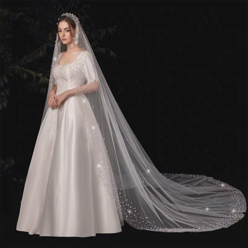 Immagine di Velo da Sposa Extra Lungo Cattedrale Reale di 3 Metri con Perle e Perline, Accessorio da Sposa con Pettine in Bianco Avorio