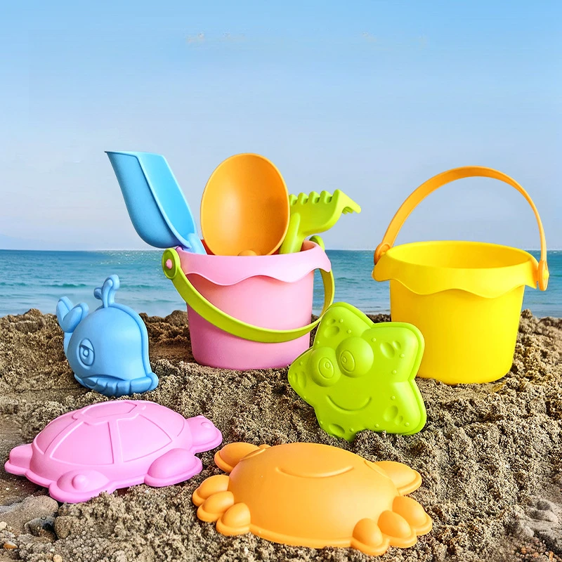 Imagen de Juego de Juguetes de Playa para Niños con 8 Piezas en Goma Suave: Cubo, Pala y Herramientas para Arena – Ideal para Verano y Diversiones al Aire Libre