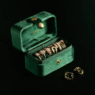 Image de Mini Boîte à Bijoux en Velours - Élégante & Portable