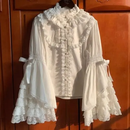 Image de Blouse Lolita Kawaii Manches Évasées - Style Y2K & Dentelle
