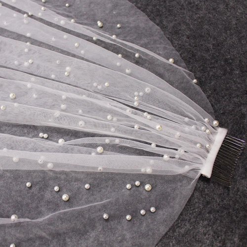 Bild von Eleganter Brautschleier mit Perlen – 3 m lang, weiß/elfenbein