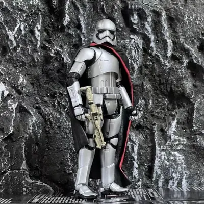Image de Figurine Star Wars Capitaine Phasma 6 pouces - Série Noire