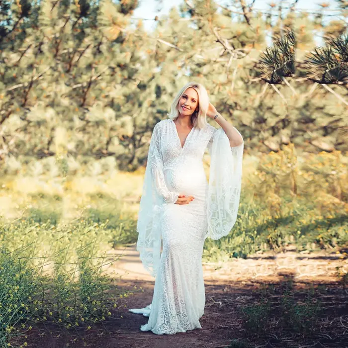 Image de Robe de Grossesse Blanche pour Séance Photo