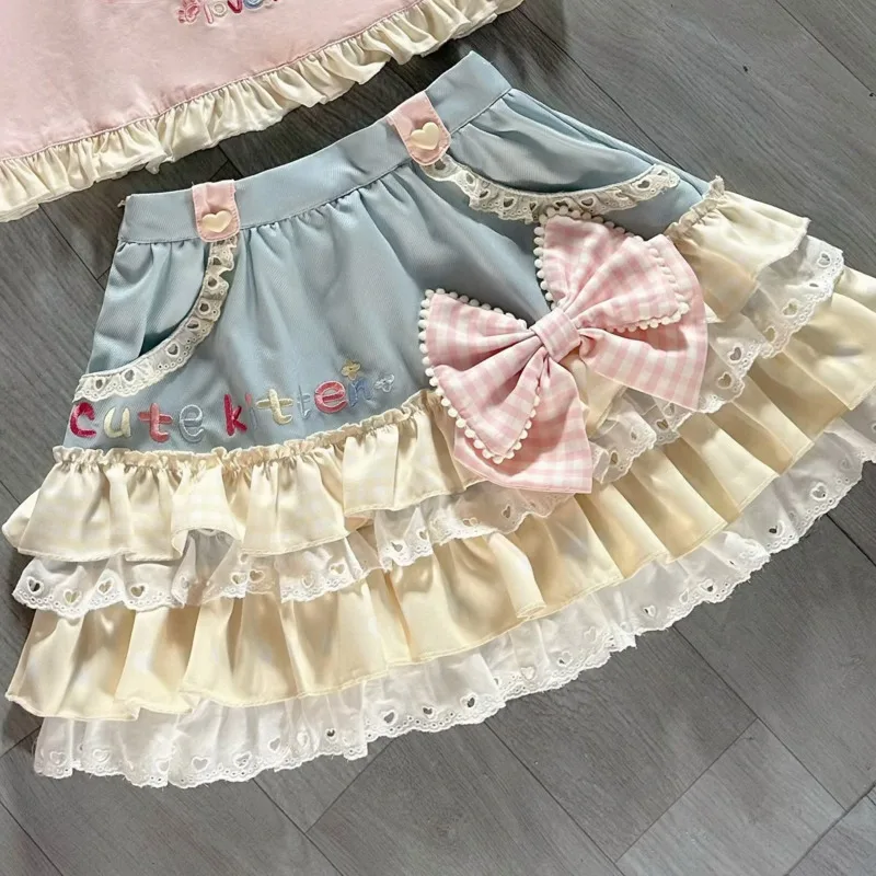 Bild von Kawaii Lolita Outfit – Süßes Y2K Design mit Spitze & Schleife