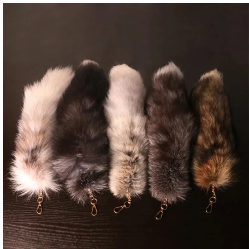 Immagine di Portachiavi Coda di Volpe in Pelliccia - Unisex e Carino