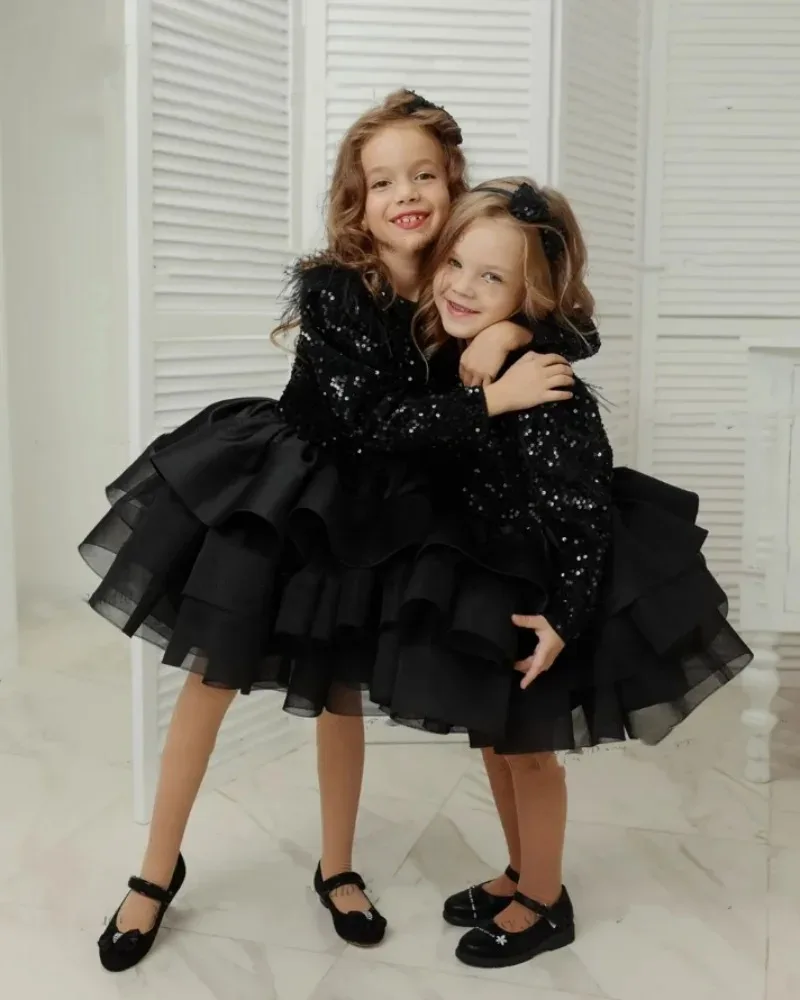 Bild von Prinzessinnen-Kleid mit Federn & Pailletten – Knielang für Mädchen